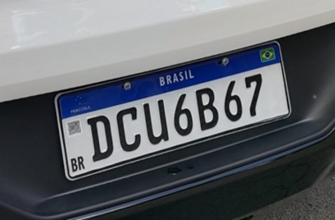 Nova lei das placas entra em vigor e gera fake news na internet