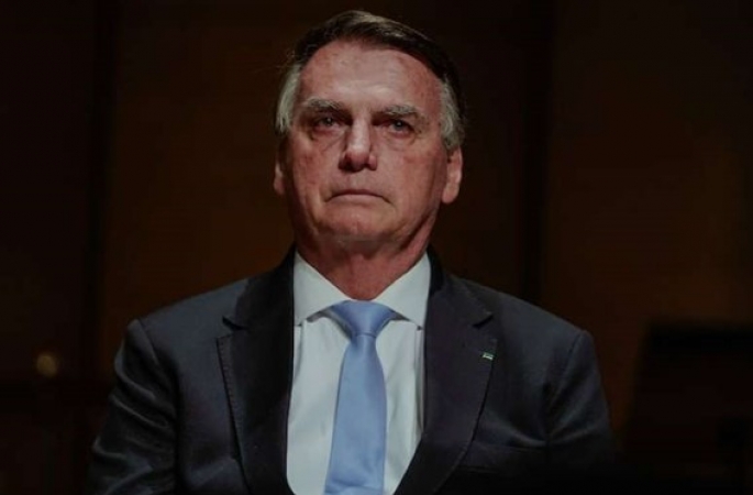 Bolsonaro afirma que direita se elegeu “na sua sombra”