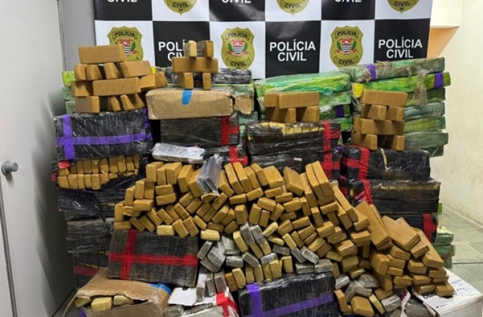 Polícia apreende mais de uma tonelada de maconha escondida em carga de arroz em Itaí