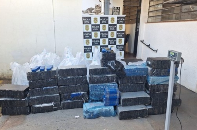 Polícia apreende 1,5 tonelada de maconha escondida em carreta na SP-280