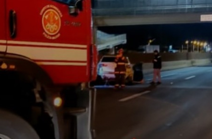 Acidente na Rodovia João Melão deixa jovem gravemente ferida