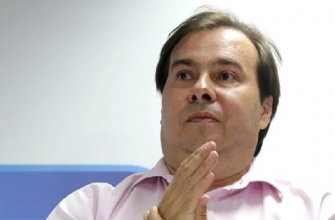 Maia: Tarcísio perdeu favoritismo ao se contaminar pelo bolsonarismo