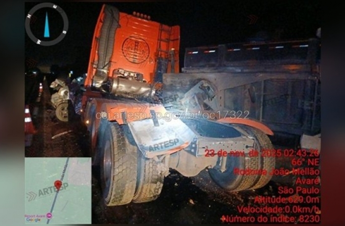 Duas pessoas morrem e uma fica ferida em batida de frente na SP-255 em Avaré