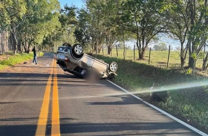 Policial civil morre após capotar o carro que dirigia em Botucatu