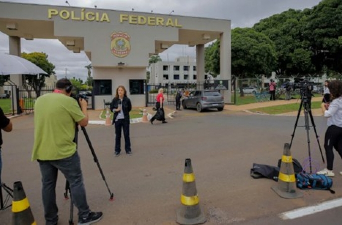 Prisão preventiva de Bolsonaro deve ser substituída pela pena de 27 anos em regime fechado