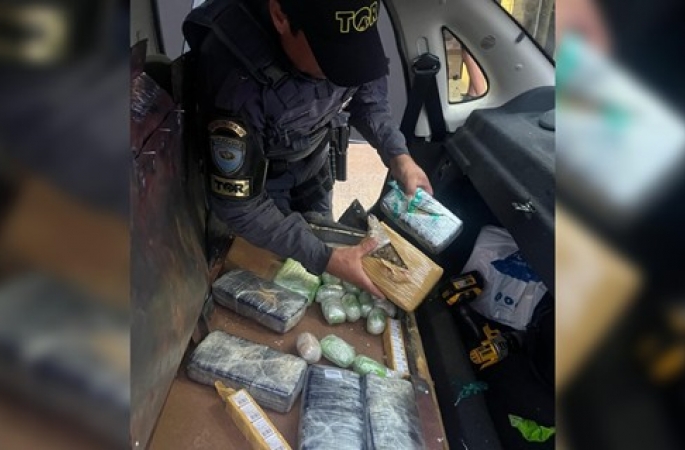 Homem é preso por tráfico de drogas e contrabando de eletrônicos em rodovia de Iaras