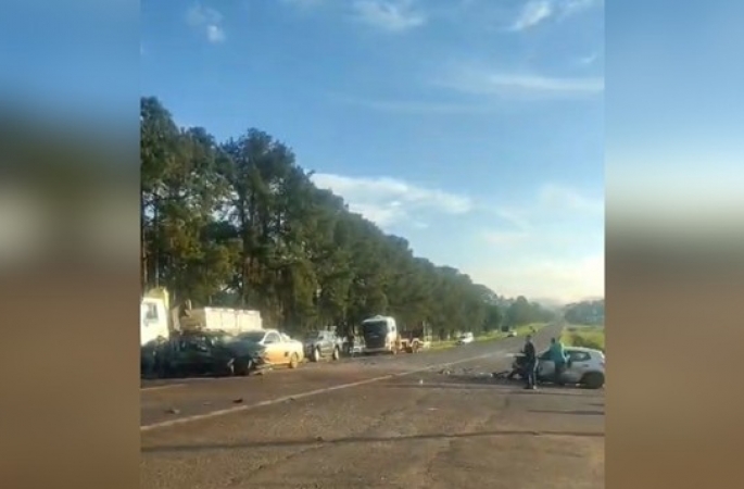 Engavetamento entre veículos deixa um morto e feridos em rodovia de Avaré 