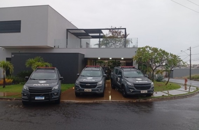 Advogados suspeitos de invadir sistemas da Justiça e vazar informações ao PCC são alvos de operação do Gaeco
