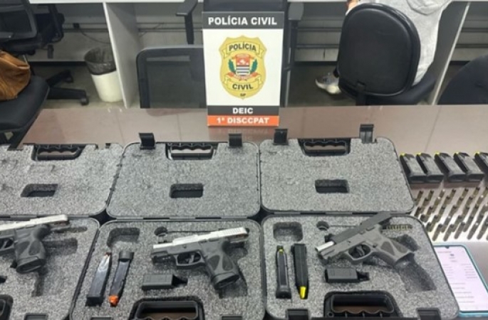 Homem que vendia armas por app de mensagens é preso em “paiol” em SP