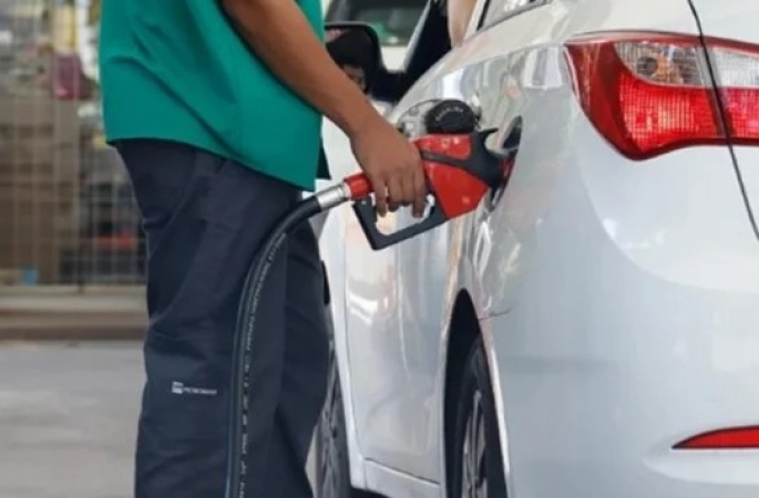 Petrobras reduz preço da gasolina para distribuidoras em 5,2%