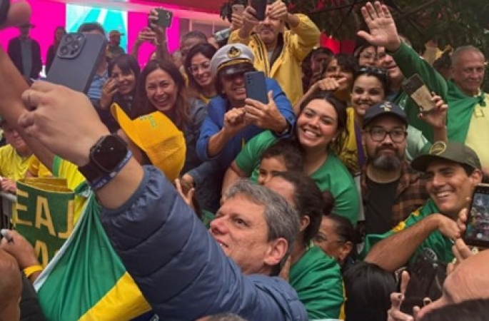 Tarcísio radicaliza discurso e se projeta como “herdeiro” de Bolsonaro