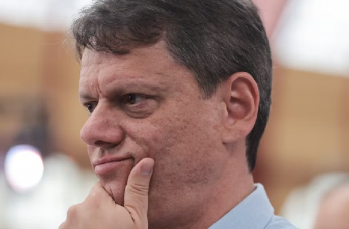Tarcísio demonstra preocupação com disputa ao Senado e quer nomes competitivos para enfrentar PT