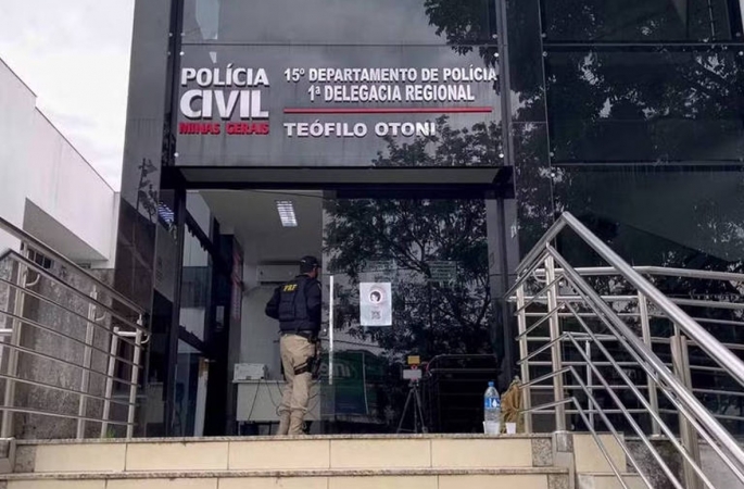 Criança de 6 anos morre ao ser baleada; irmão adolescente fez o disparo, diz mãe