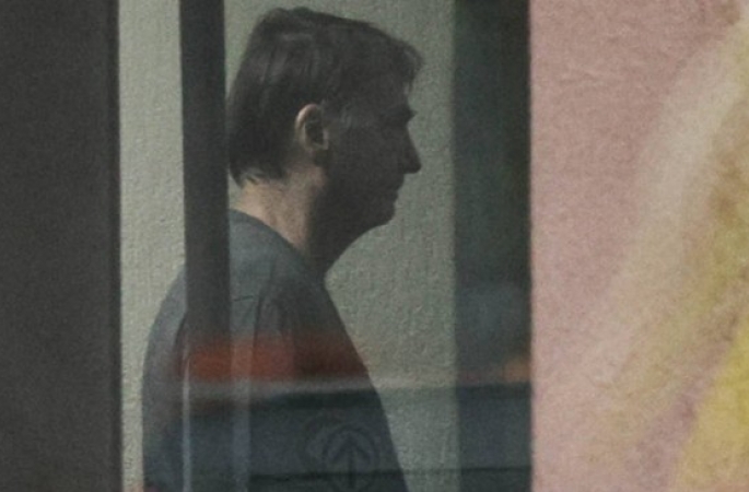 Moraes nega pedido de domiciliar para Bolsonaro e mantém ex-presidente preso na PF