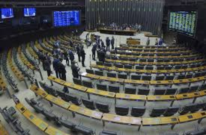 39% reprovam trabalho do Congresso, e 33%, do STF