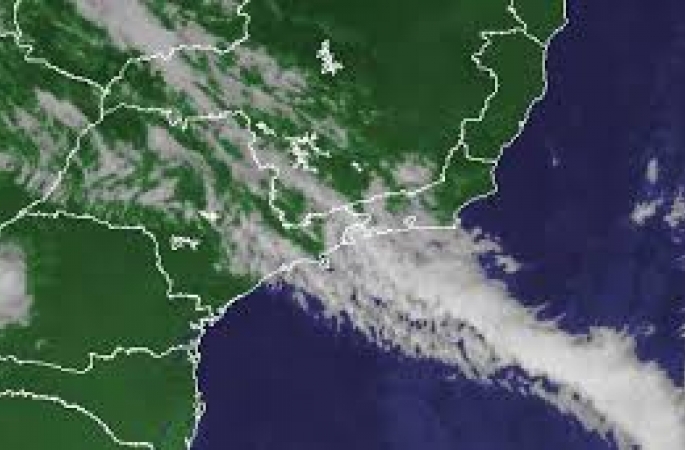 Chegada de frente fria: Inmet emite alerta para chuvas intensas em SP e interior