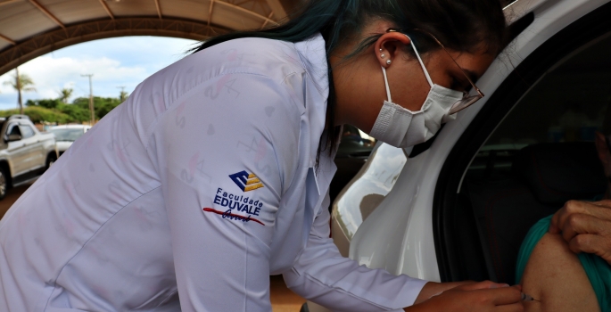 Enfermagem Eduvale atua na campanha de vacinação contra a Covid-19