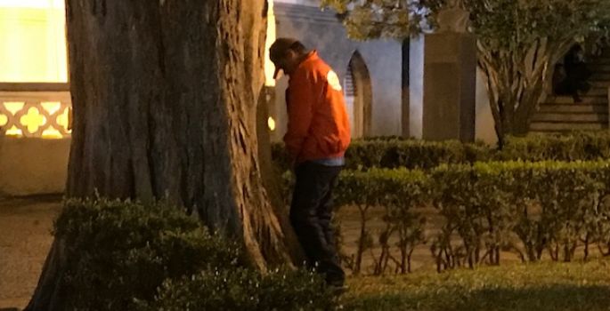 Avaré - Pedintes estão tentando furtar veículos e causam medo em farol da Matriz