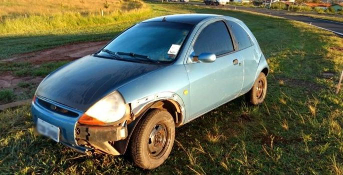 Motociclista sem habilitação fica ferido em colisão com carro em Avaré