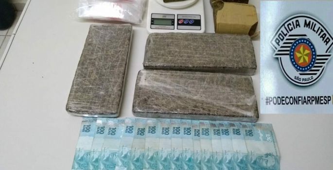 PM flagra traficante com vários “tabletes de maconha” em Avaré
