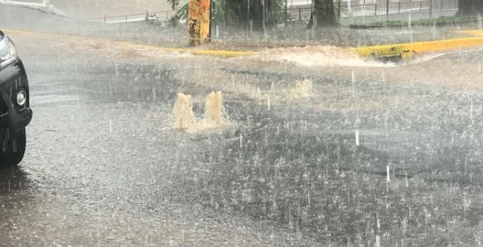 Esgotos da cidade já não suportam chuvas