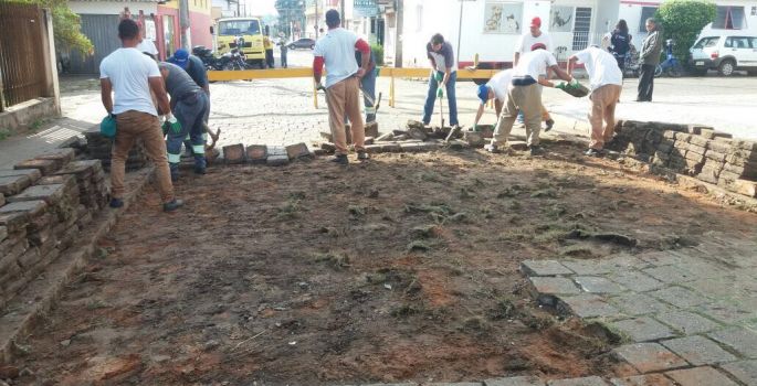 AVARÉ: RUA PARÁ PASSA POR REPAROS