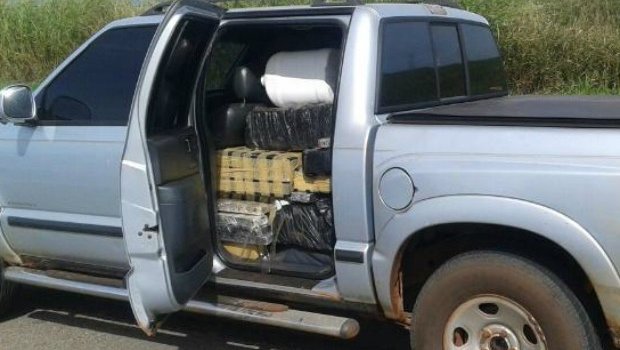 Polícia apreende caminhão com toneladas de maconha em Avaré