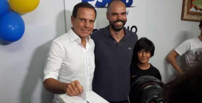 Doria vence prévia do PSDB e disputará governo de SP