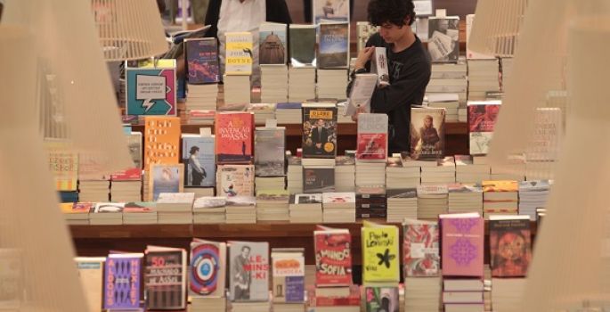 44% da população brasileira não lê e 30% nunca comprou um livro, aponta pesquisa Retratos da Leitura