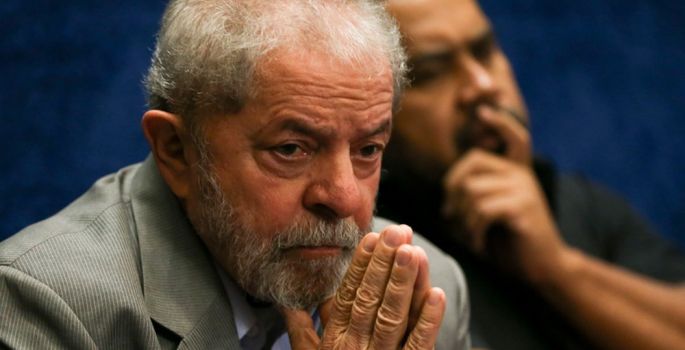 TRF derruba decisão de Moro e dispensa Lula de comparecer a mais de 80 depoimentos