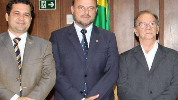 Madalena e Defensoria Pública da União pedem ação para liberar a fosfoetanolamina