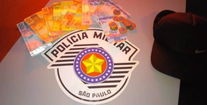 Homem é preso pela PM depois de roubar sorveteria na região
