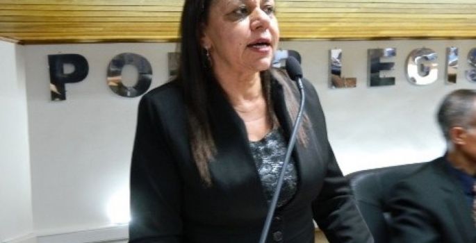 Marialva denuncia que creches estariam pedindo material escolar e fraldas
