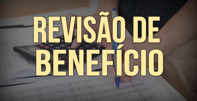 Revisão de aposentadoria do INSS paga mais de R$ 300 mil