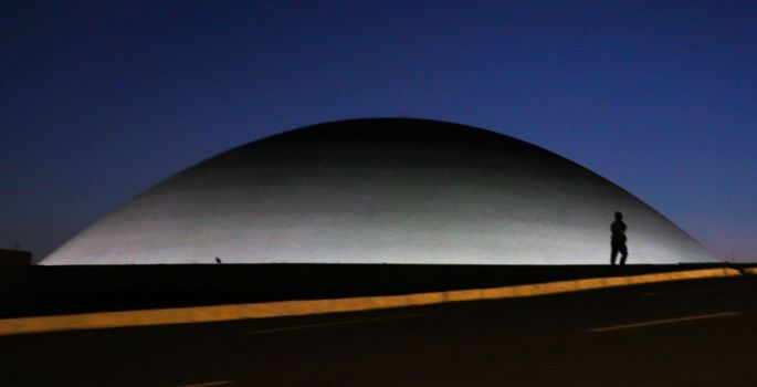 Senado marca para terça-feira votação da PEC do adiamento das eleições