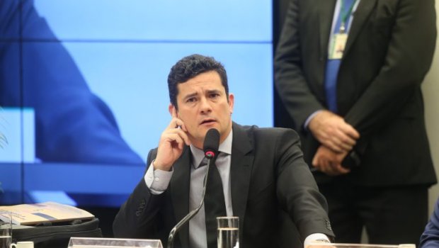 Moro avisa que não capitula a “pressão política”