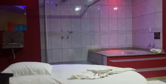 Homem que estava com adolescente morta em motel poderá ser indiciado por tráfico de drogas