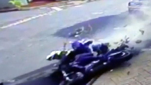 Motociclista é levado por enxurrada ao tentar salvar moto em Avaré
