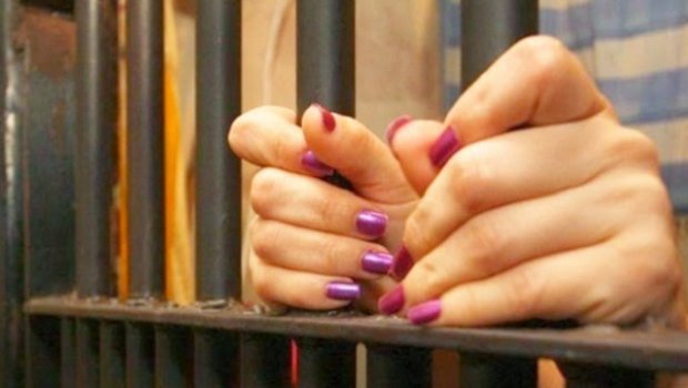 Polícia prende mulher que roubou idoso em Avaré