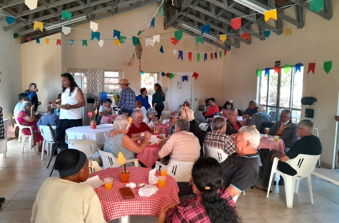 Festa julina reúne integrantes do Centro Dia do Idoso e Vila Dignidade