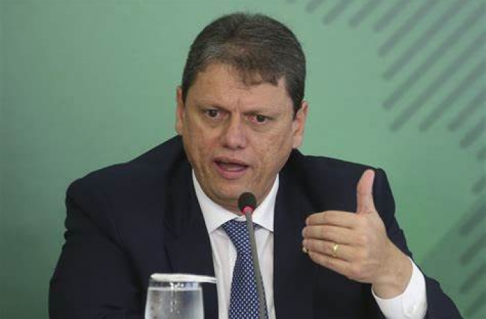 Tarcísio quer reestruturar fundações que lidam com menor infrator, remédio popular