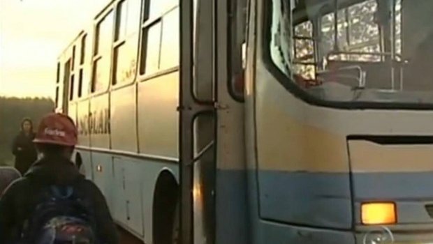 EXCLUSIVO –  EMPRESA QUE PRESTA SERVIÇO DE TRANSPORTE A PREFEITURA DE AVARÉ TEM ÔNIBUS APREENDIDO