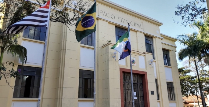 Vila Esperança: Prefeitura entrega escritura a contemplados em programa de regularização