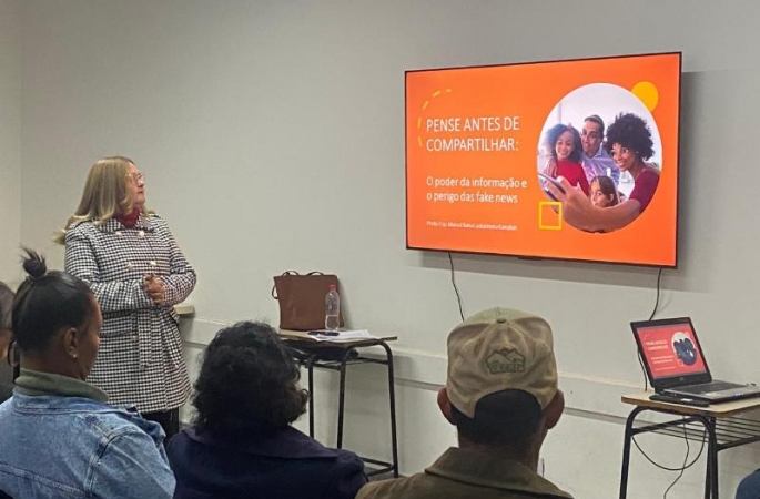Palestra na Educação de Jovens e Adultos alerta sobre perigos das fake news