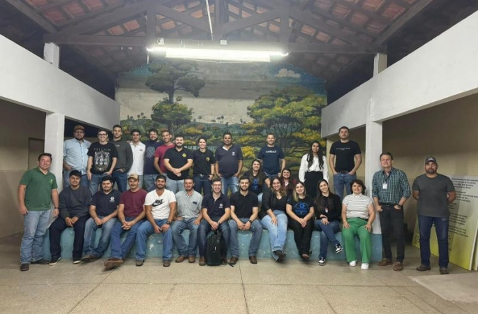 Escola “Elizabeth Freitas” firma parceria sustentável com curso de Agronomia com UNinFSP