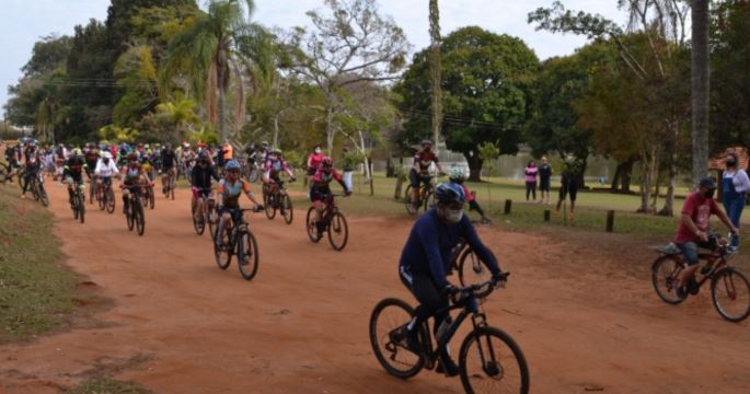 Pedalada Ecológica reúne mais de 130 ciclistas no Horto