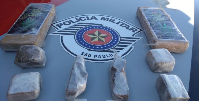 PM flagra idoso com “tijolos de maconha