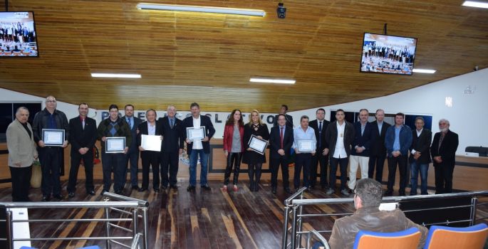 Policiais civis recebem homenagem na Câmara de Avaré