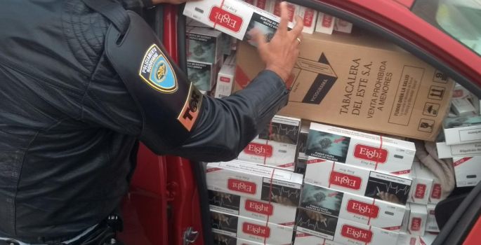 TOR prende dois por contrabando de cigarros, receptação de veículo roubado e uso de documento falso