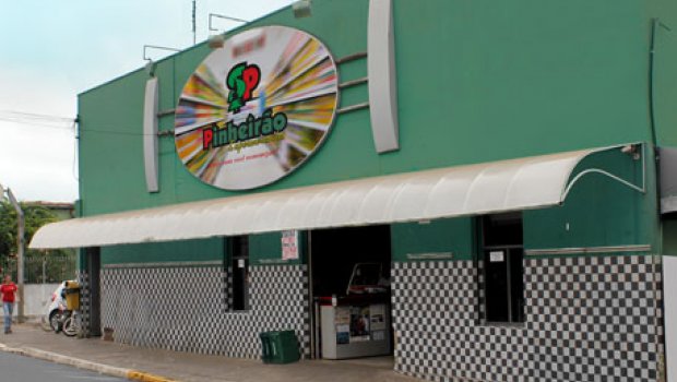 Funcionário furta supermercado e vai preso